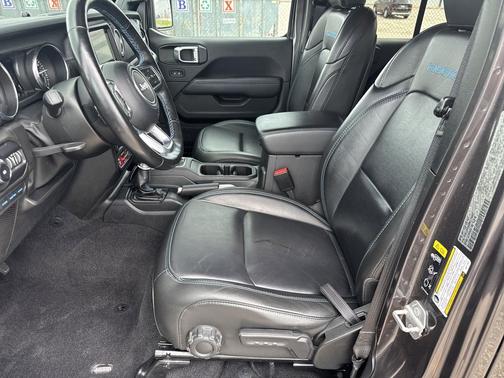 Granite Crystal Metallic Clearcoat 2022 Jeep Wrangler Unlimited 4xe Rubicon