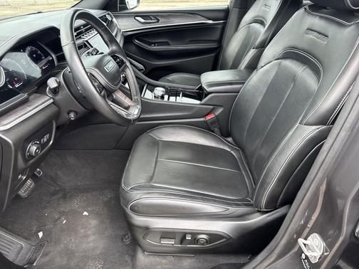 Baltic Gray Metallic Clearcoat 2022 Jeep Grand Cherokee Overland