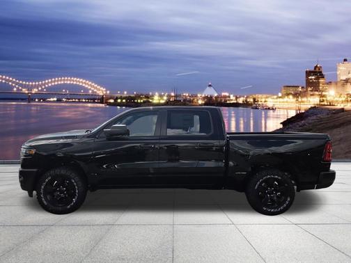Diamond Black Crystal Pearlcoat 2026 RAM 1500 Warlock Crew Cab 4x4 5'7' Box
