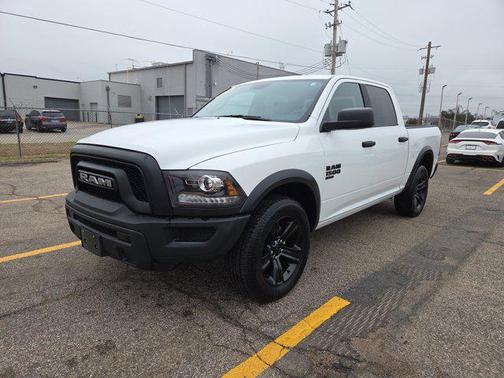 2024 RAM 1500 Classic Warlock Crew Cab 4x4 5'7' Box