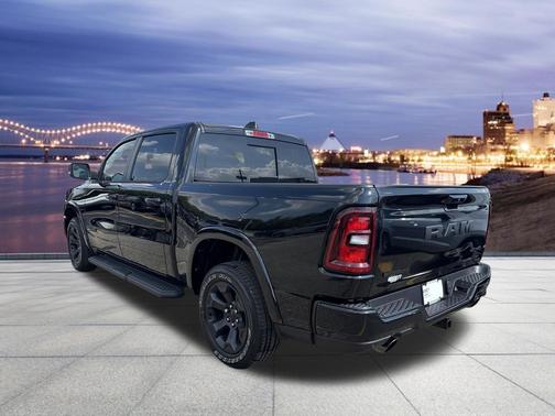 Diamond Black Crystal Pearlcoat 2026 RAM 1500 Big Horn/Lone Star