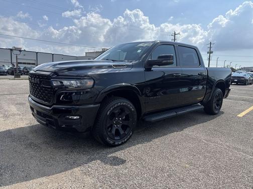 Diamond Black Crystal Pearlcoat 2026 RAM 1500 Big Horn/Lone Star