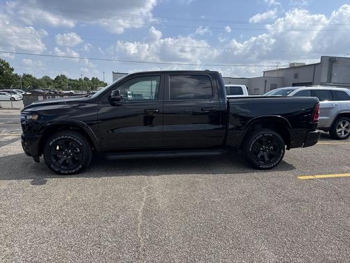 Diamond Black Crystal Pearlcoat 2026 RAM 1500 Big Horn/Lone Star