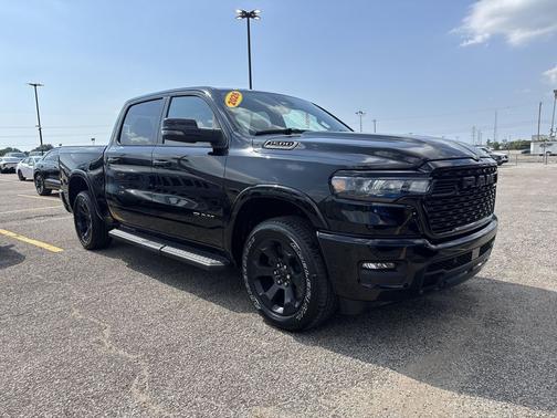 Diamond Black Crystal Pearlcoat 2026 RAM 1500 Big Horn/Lone Star