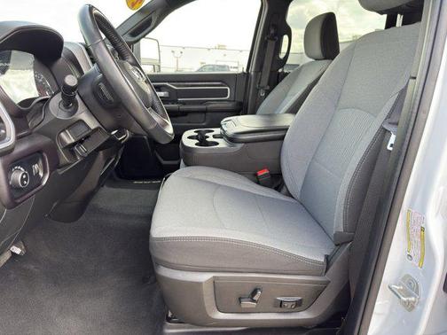 2024 RAM 3500 Big Horn Crew Cab 4x4 8' Box