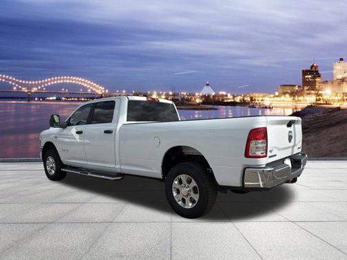 2024 RAM 3500 Big Horn Crew Cab 4x4 8' Box