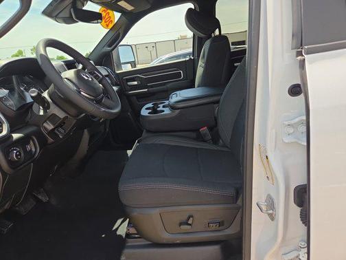 Bright White Clearcoat 2025 RAM 2500 Big Horn Crew Cab 4x4 6'4' Box