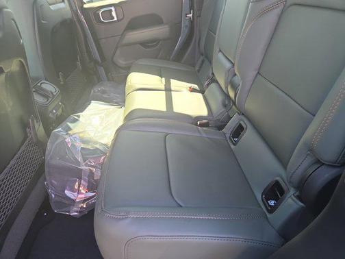 2026 Jeep Gladiator Mojave 4x4