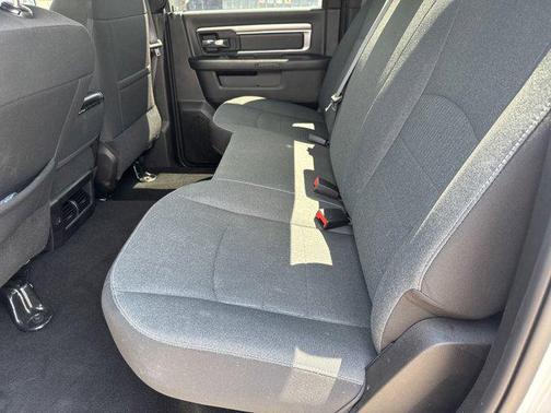 2024 RAM 1500 Classic Warlock Crew Cab 4x2 5'7' Box