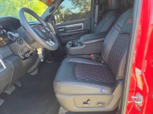 2024 RAM 1500 Classic Warlock Crew Cab 4x4 5'7' Box