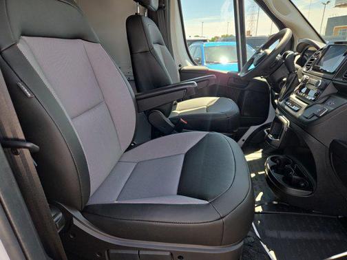 Bright White Clearcoat 2026 RAM ProMaster 2500 Tradesman
