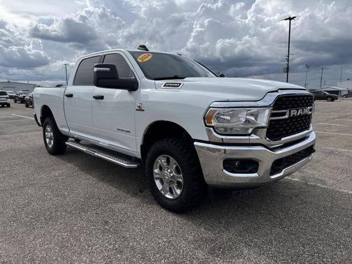 Bright White Clearcoat 2024 RAM 2500 Big Horn Crew Cab 4x4 6'4' Box