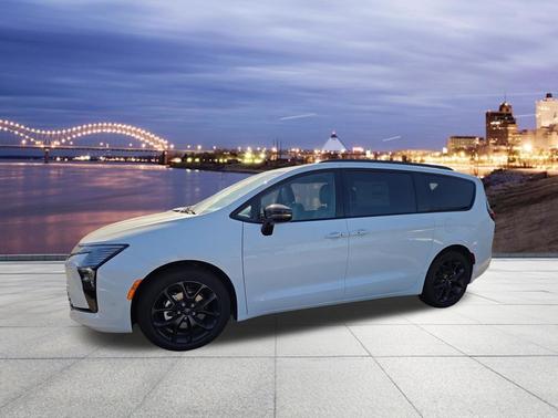 Bright White Clearcoat 2027 Chrysler Pacifica Limited