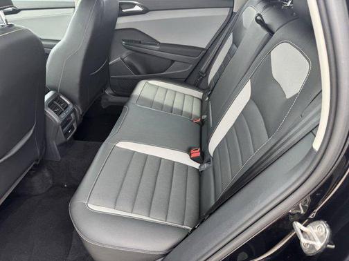 2022 Volkswagen Taos 1.5T SEL