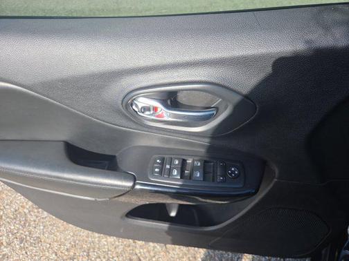 2020 Jeep Cherokee Altitude