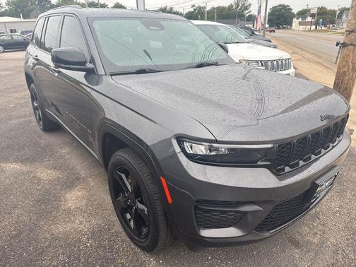 2022 Jeep Grand Cherokee Altitude