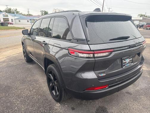 2022 Jeep Grand Cherokee Altitude