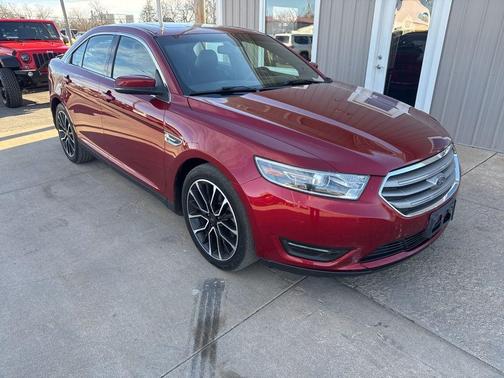 2018 Ford Taurus SEL