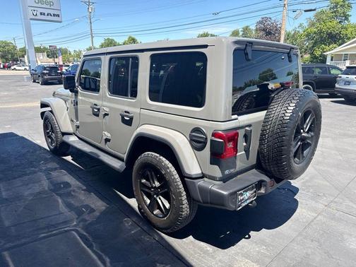 Sting Gray Clearcoat 2020 Jeep Wrangler Unlimited Sahara Altitude