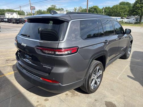 Metallic 2024 Jeep Grand Cherokee L Limited