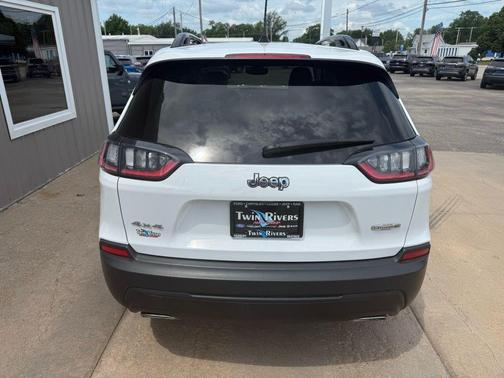 2022 Jeep Cherokee Latitude Lux