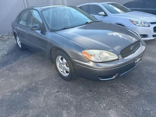 2004 Ford Taurus SES