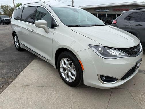 2020 Chrysler Pacifica Touring-L