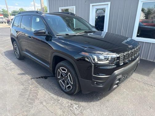 Diamond Black 2026 Jeep Cherokee LAREDO/LIMITED