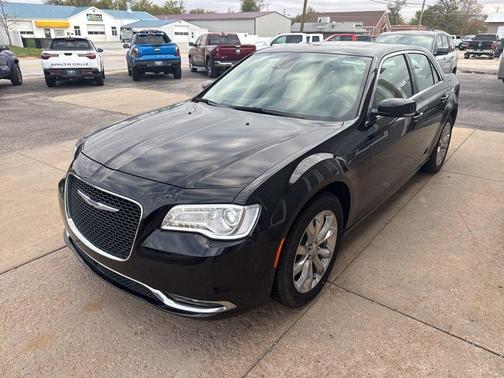 2021 Chrysler 300 Touring