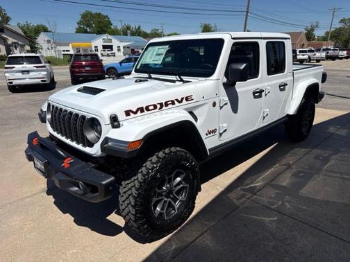 Bright White Clearcoat 2026 Jeep Gladiator Mojave
