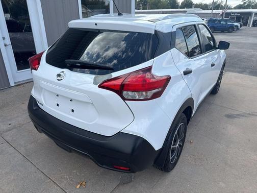 2019 Nissan Kicks S