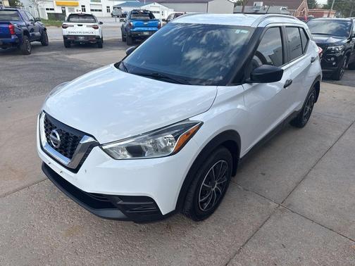 2019 Nissan Kicks S