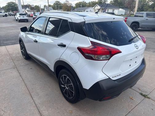 2019 Nissan Kicks S