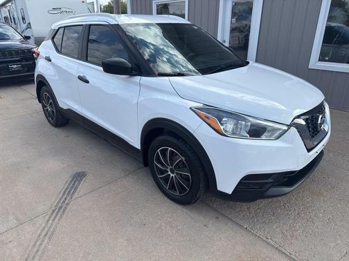 2019 Nissan Kicks S