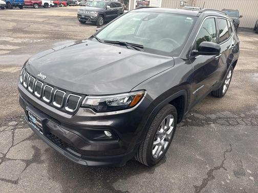 2022 Jeep Compass Latitude Lux