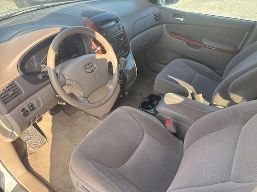 2009 Toyota Sienna XLE