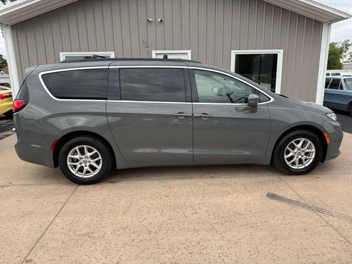 2022 Chrysler Pacifica Touring-L