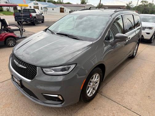 2022 Chrysler Pacifica Touring-L