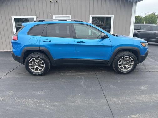 Hydro Blue Pearlcoat 2020 Jeep Cherokee Trailhawk