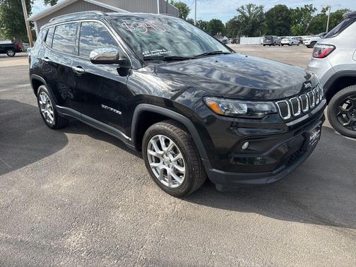 2022 Jeep Compass Latitude Lux