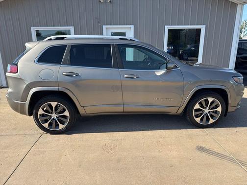 2019 Jeep Cherokee Overland