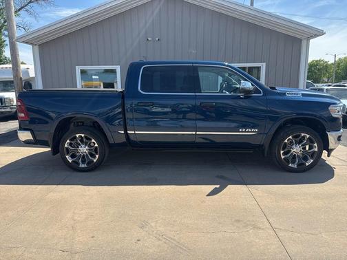 Patriot Blue Pearlcoat 2023 RAM 1500 Limited