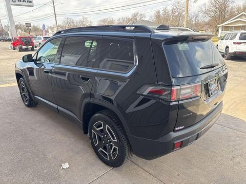 2026 Jeep Cherokee LAREDO/LIMITED
