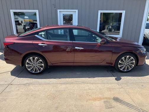 2024 Nissan Altima 2.5 SL