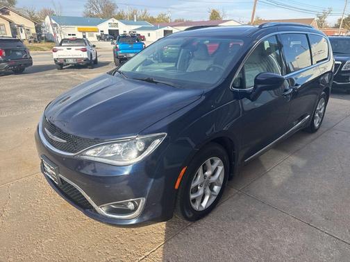 2018 Chrysler Pacifica Touring-L