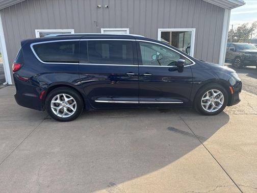 2018 Chrysler Pacifica Touring-L