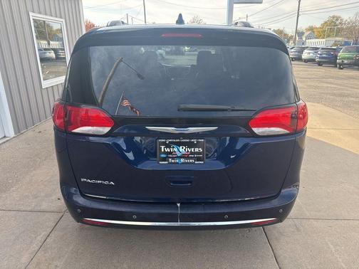 2018 Chrysler Pacifica Touring-L