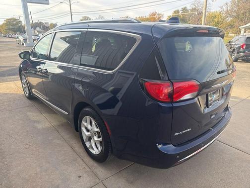 2018 Chrysler Pacifica Touring-L