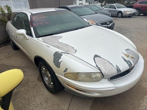 1999 Buick Riviera Base