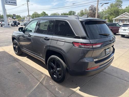 Metallic 2026 Jeep Grand Cherokee Limited